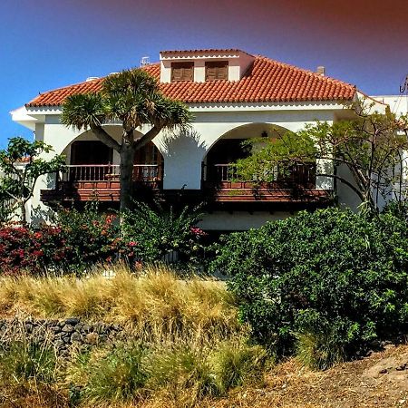 شقة Lovely House Views&Garden أَغايتي المظهر الخارجي الصورة