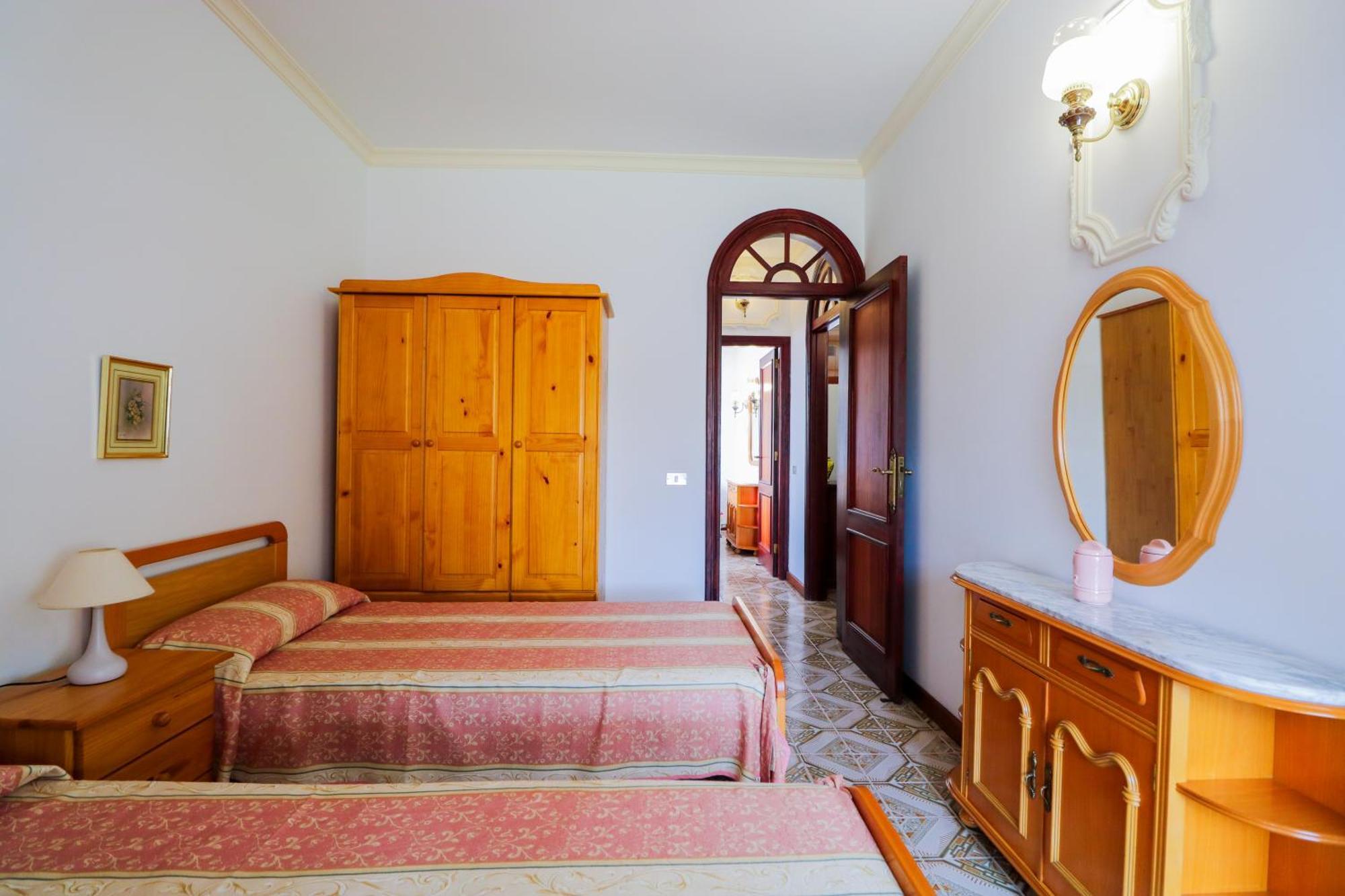 شقة Lovely House Views&Garden أَغايتي المظهر الخارجي الصورة