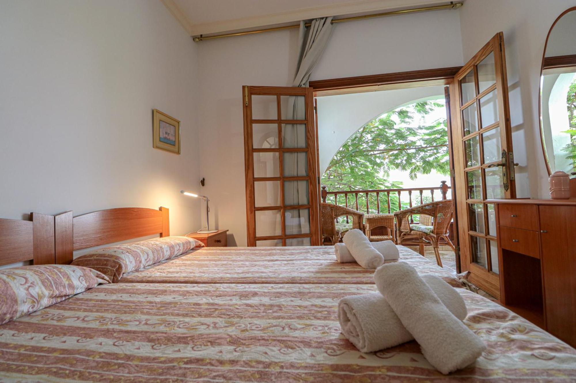 شقة Lovely House Views&Garden أَغايتي المظهر الخارجي الصورة